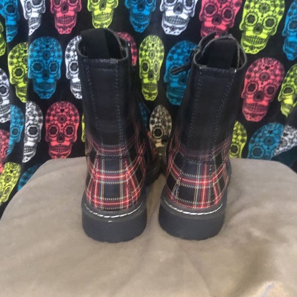 Wild pair plaid boots - Picture 4 of 7